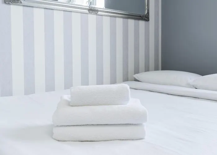 Apartment Cegielniana Grey By Bookinghost *