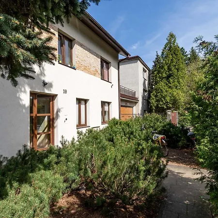 Cegielniana Grey By Bookinghost * كراكوفيا